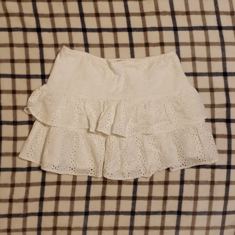 EARTHBOUND WHITE FRILLY EYELET SKIRT
